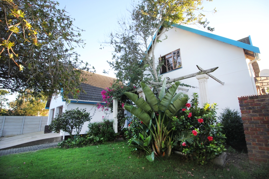 3 Bedroom Property for Sale in Heiderand Western Cape